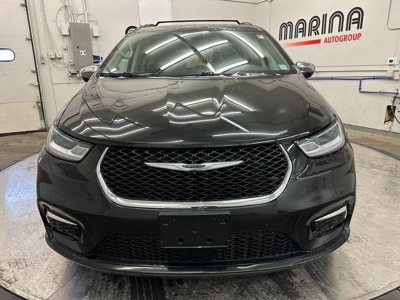 2023 Chrysler Pacifica LimitedImage 11