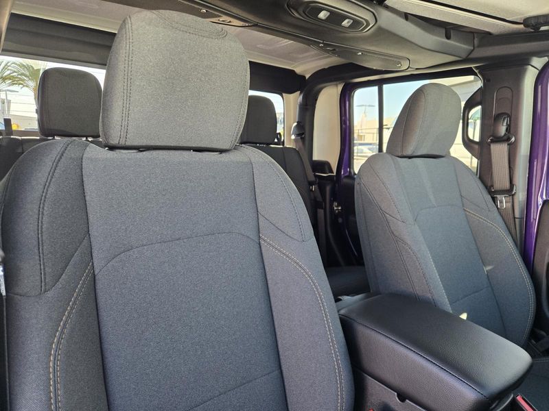 New 2026 Jeep Gladiator Sport S 4x4