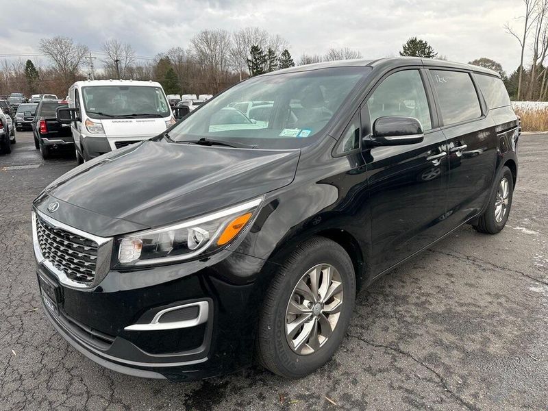 2020 Kia Sedona LXImage 8