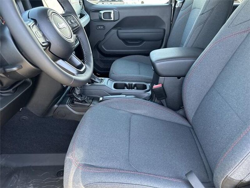 New 2025 Jeep Wrangler 4-door RubiconImage 16