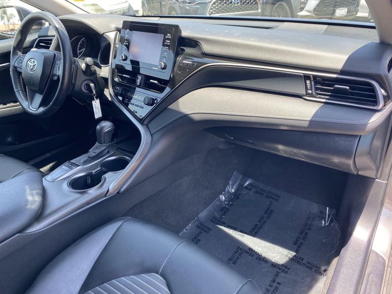 Used 2024 Toyota Camry SEImage 9