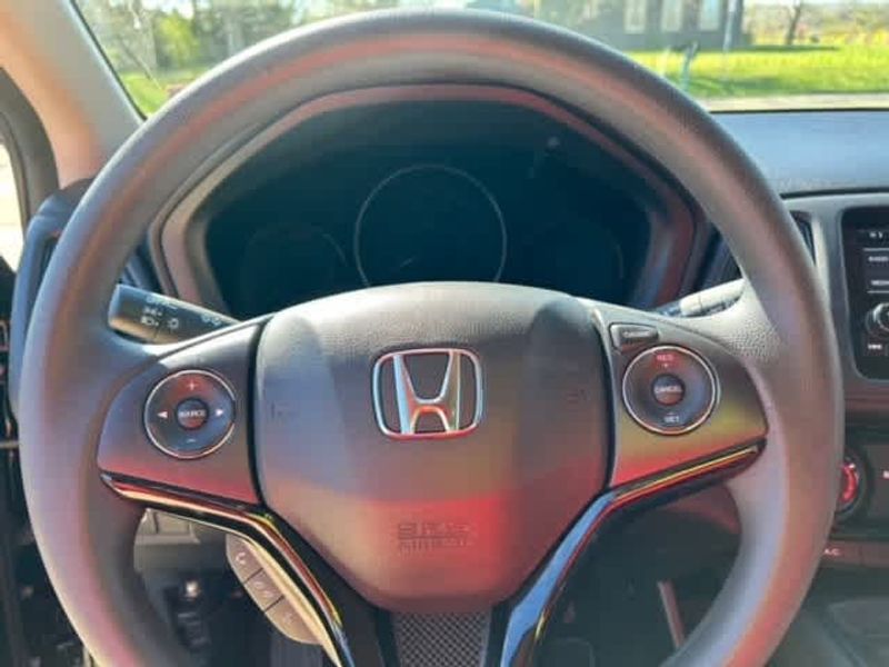 2021 Honda HR-V LXImage 13