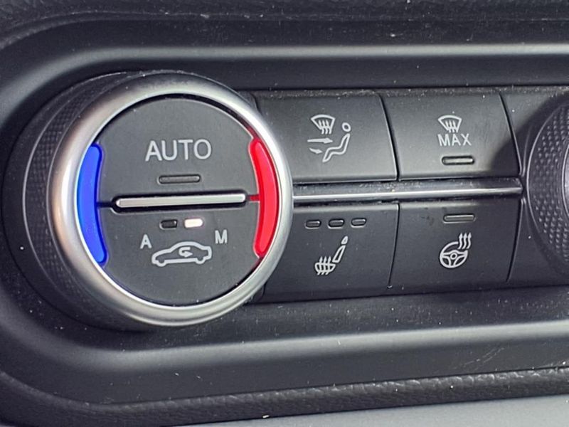 Used 2022 Alfa Romeo Stelvio VeloceImage 18
