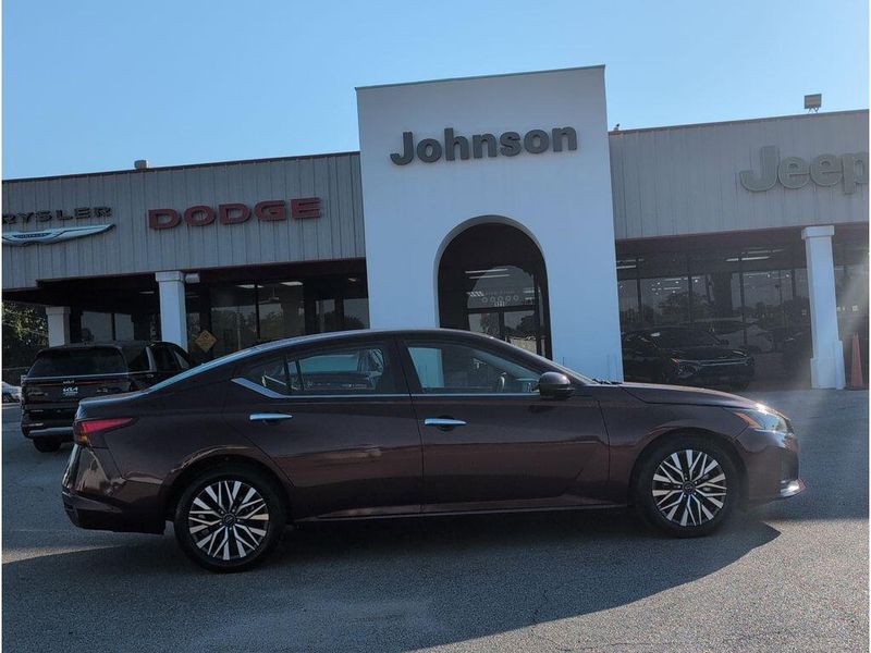 Used 2023 Nissan Altima 2.5 SVImage 6