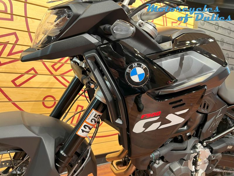 2025 BMW F900GS Image 9