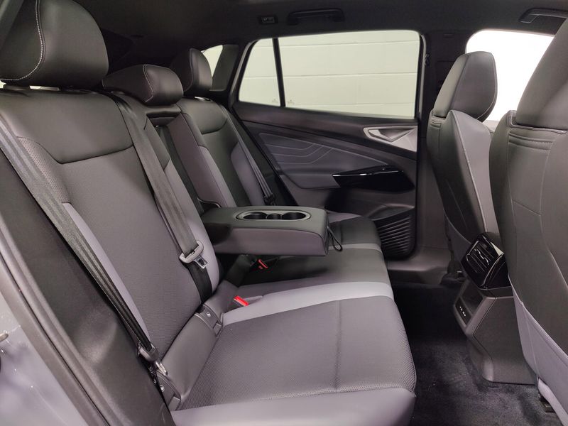 Used 2024 Volkswagen ID.4 S w/ Glass RoofImage 16