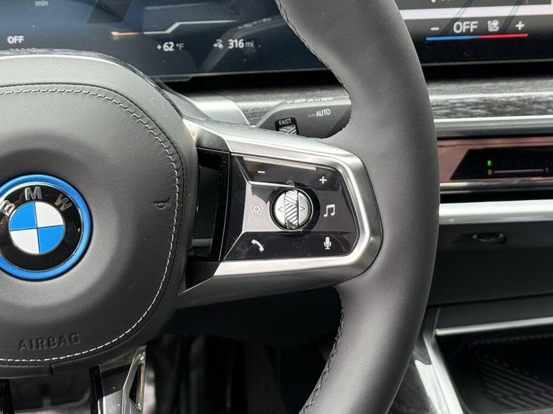 2025 BMW i7 eDrive50Image 24