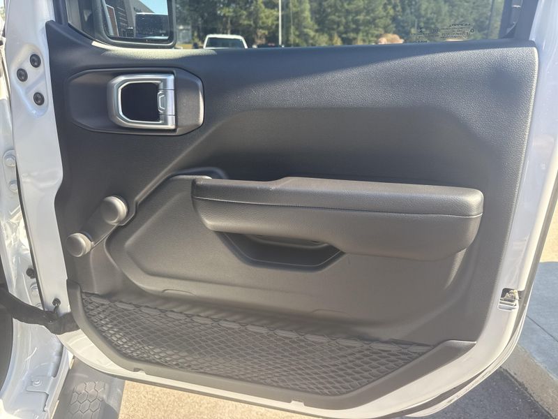 Used 2019 Jeep Wrangler SportImage 13