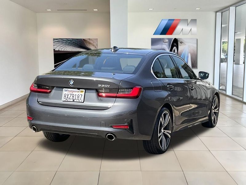 2021 BMW 3 Series 330iImage 7