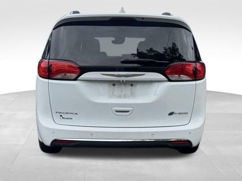 2018 Chrysler Pacifica Hybrid Limited
