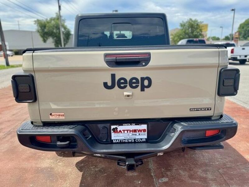 Used 2020 Jeep Gladiator SportImage 6
