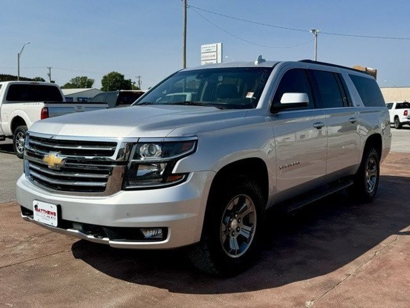 2020 Chevrolet Suburban LTImage 1