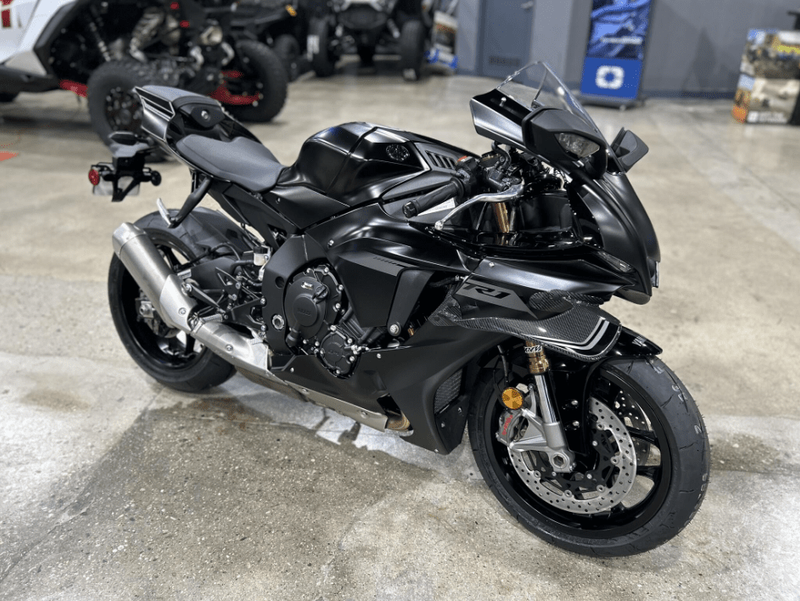 New 2025 Yamaha YZF-R1 Image 2