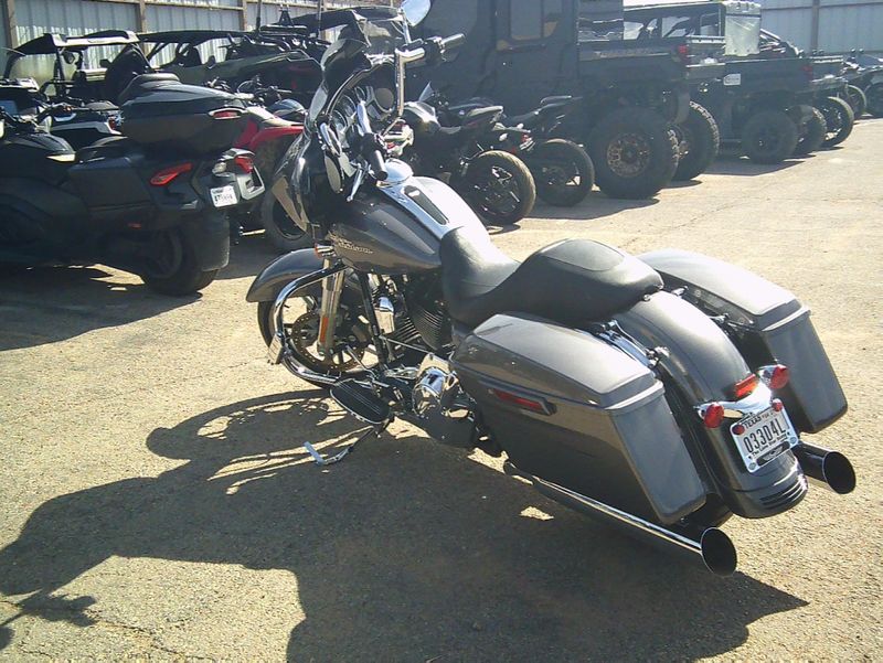 USED 2015 HARLEY STREET GLIDE SPECIAL Image 5