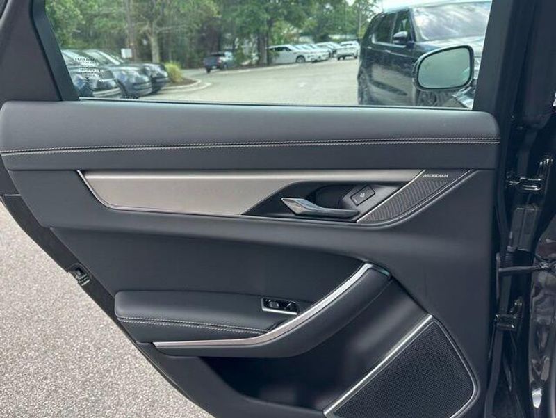 2024 Jaguar XF R-Dynamic SE