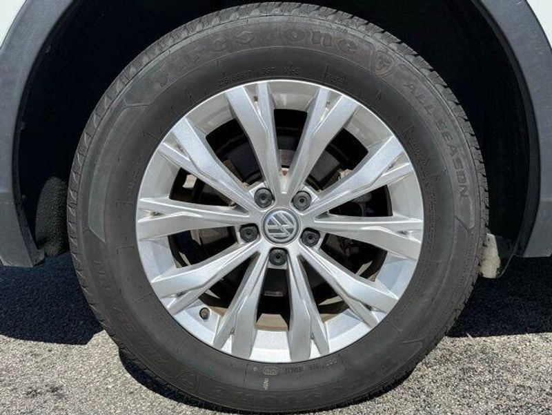 Used 2021 Volkswagen Tiguan SE