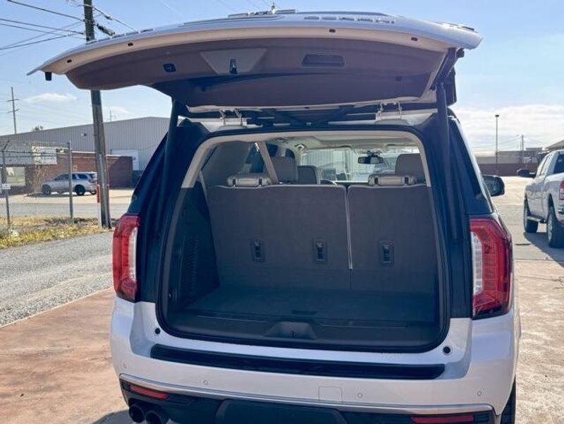 Used 2022 GMC Yukon DenaliImage 9