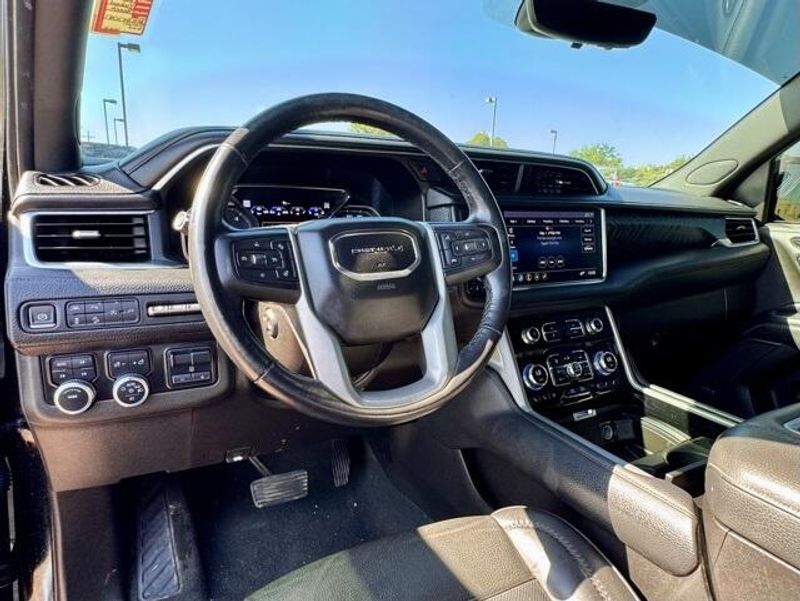 Used 2021 GMC Yukon DenaliImage 11
