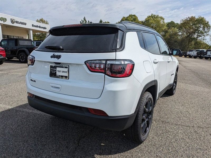 2024 Jeep Compass Latitude 4x4Image 4