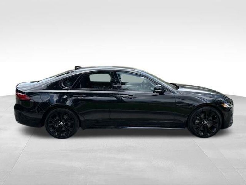 2024 Jaguar XF R-Dynamic SE