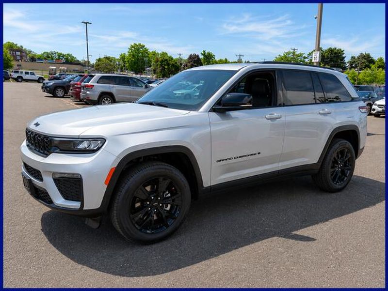 New 2026 Jeep Grand Cherokee Altitude
