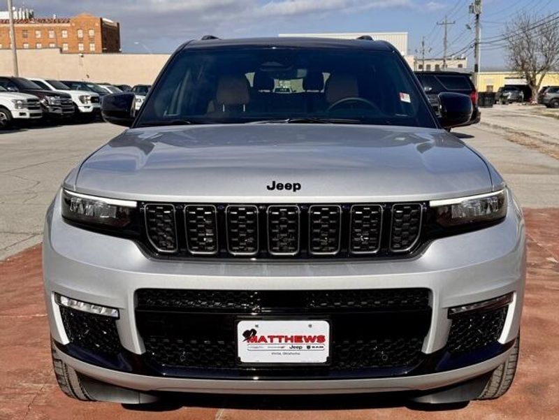 New 2025 Jeep Grand Cherokee L Summit Reserve 4x4Image 2