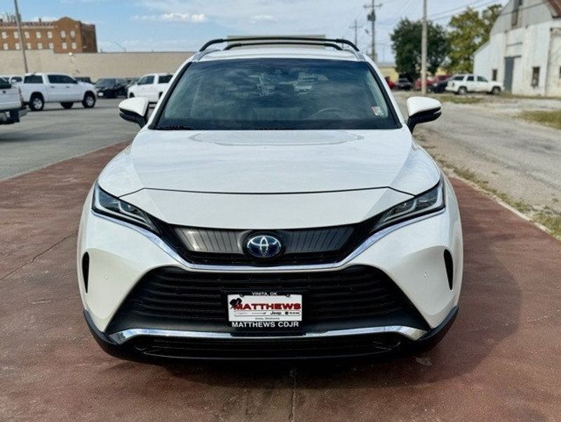 2021 Toyota Venza XLEImage 2