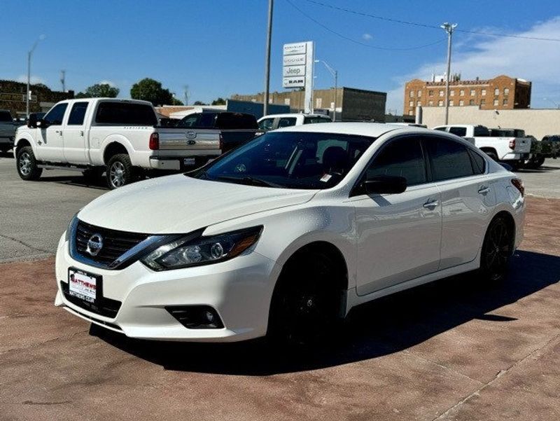 2017 Nissan Altima 2.5 SRImage 1