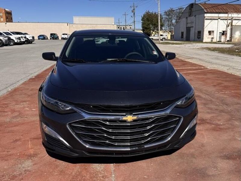 Used 2020 Chevrolet Malibu LSImage 2