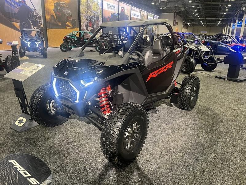 2025 Polaris RZR PRO S ULTIMATE ONYX BLACK Image 9