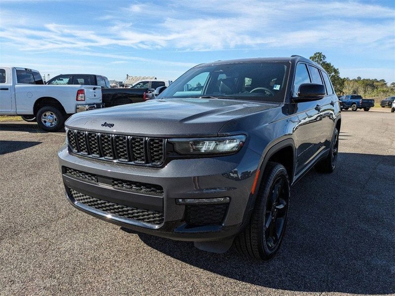 2024 Jeep Grand Cherokee L Limited 4x2Image 8