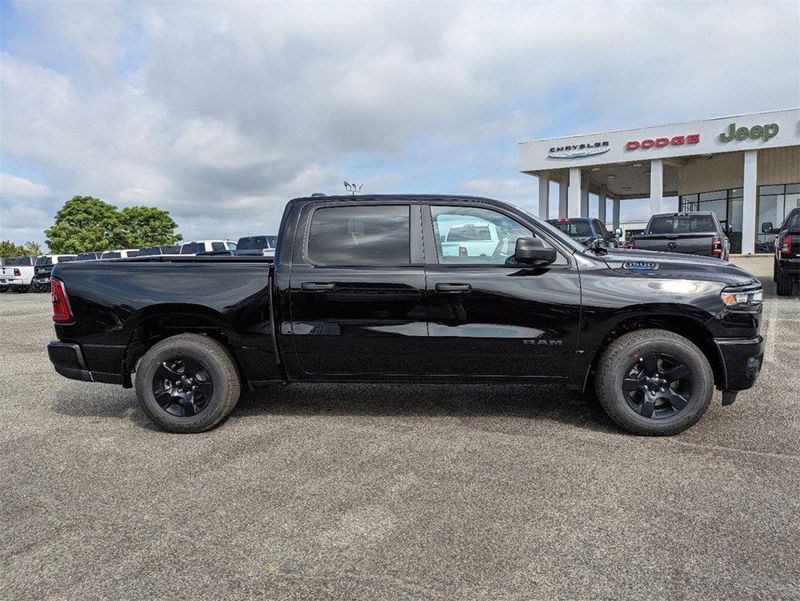 2025 RAM 1500 Tradesman Crew Cab 4x2 5