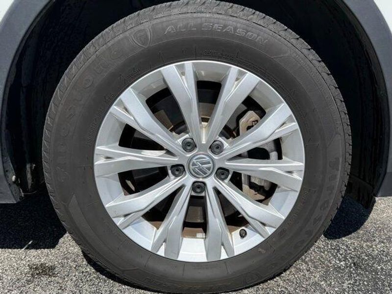 Used 2021 Volkswagen Tiguan SE