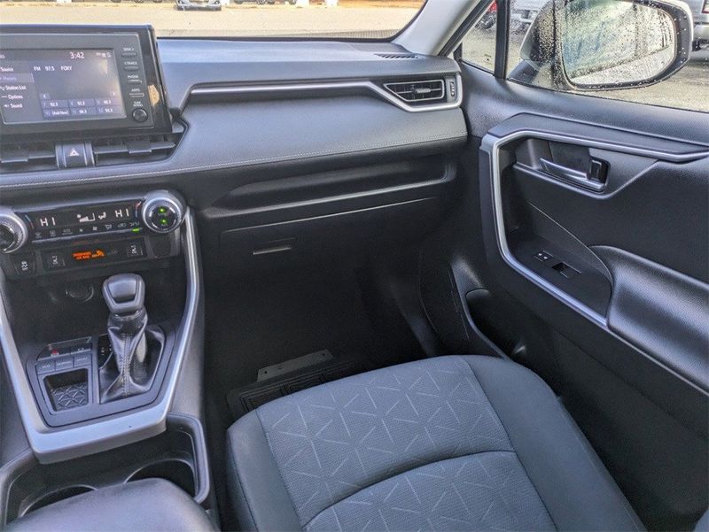 2019 Toyota RAV4 XLEImage 17