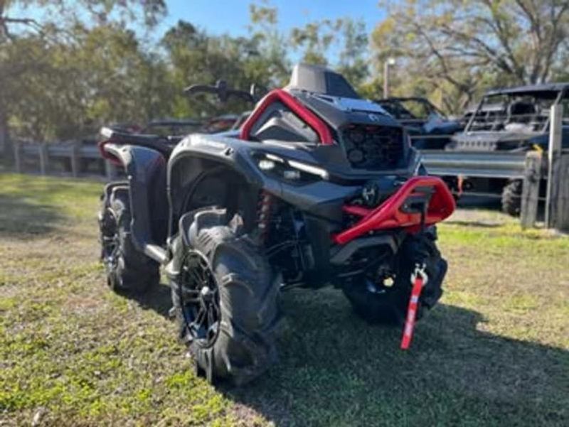 2025 Can-Am OUTLANDER X MR 1000R GRANITE GREY AND LEGION RED Image 1