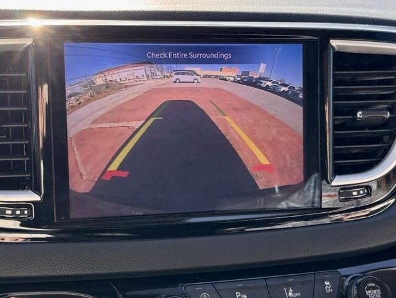 Used 2023 Chrysler Pacifica Touring LImage 19