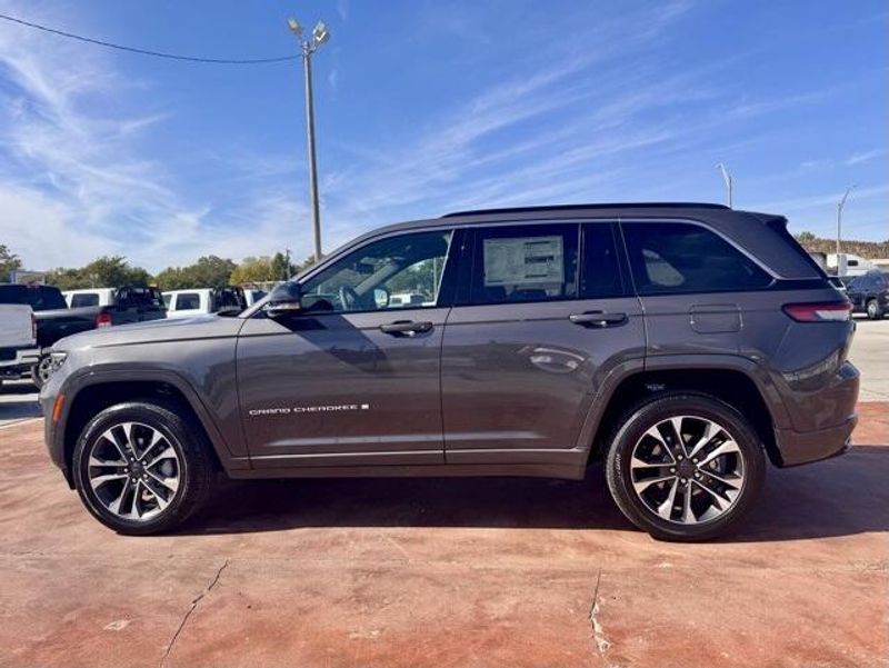 New 2025 Jeep Grand Cherokee Overland 4x4Image 8