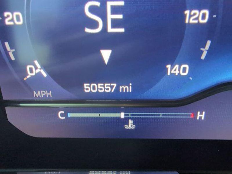 2022 Chevrolet Silverado 1500 LT photo 3