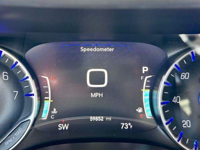 Used 2023 Chrysler Pacifica LimitedImage 18