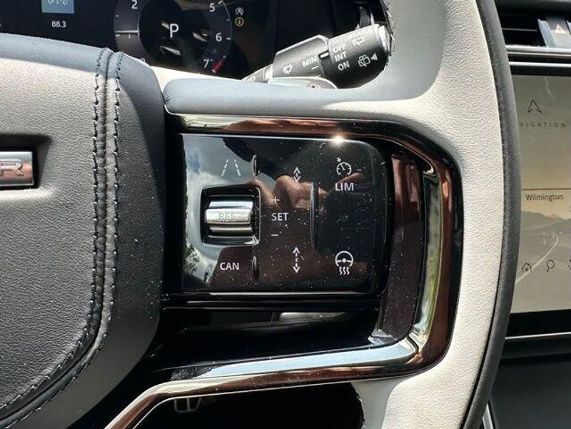 2025 Land Rover Range Rover Velar Dynamic SE