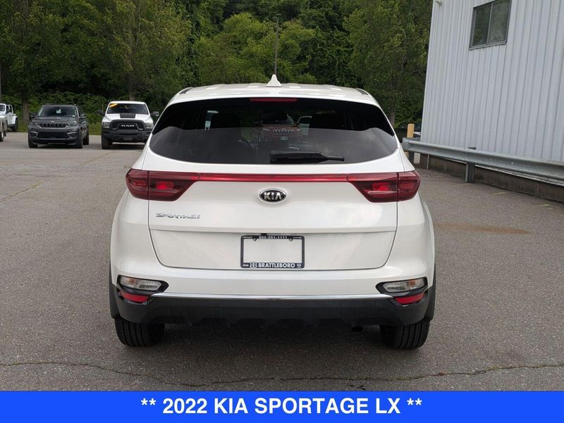 2022 Kia Sportage LX photo 4