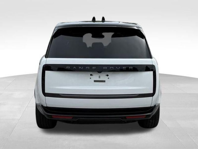 Used 2025 Land Rover Range Rover SE