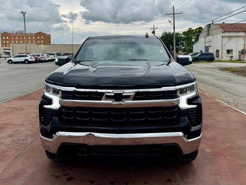 Used 2025 Chevrolet Silverado 1500 LTImage 2