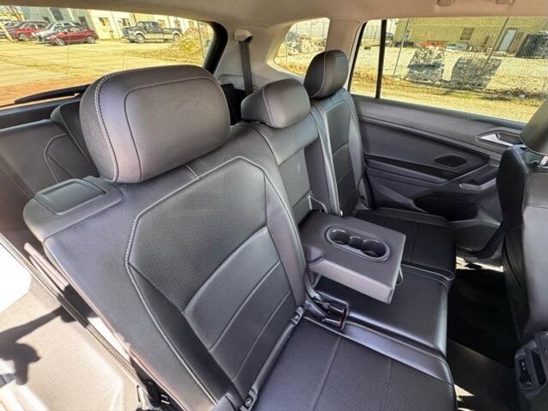 Used 2021 Volkswagen Tiguan 2.0T SEImage 16