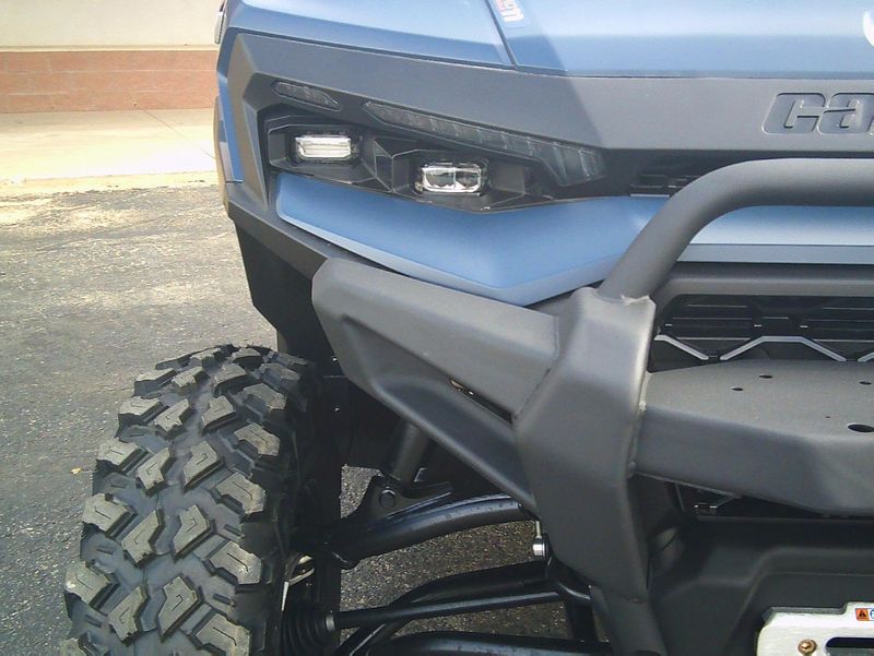 NEW 2026 CAN-AM DEFENDER LIMITED CAB HD11 Image 10