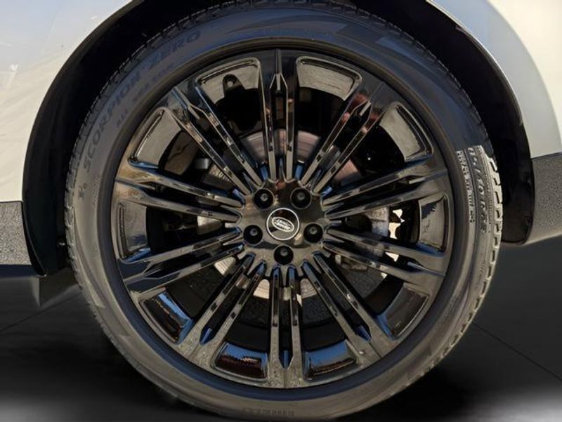 Used 2023 Land Rover Range Rover SE