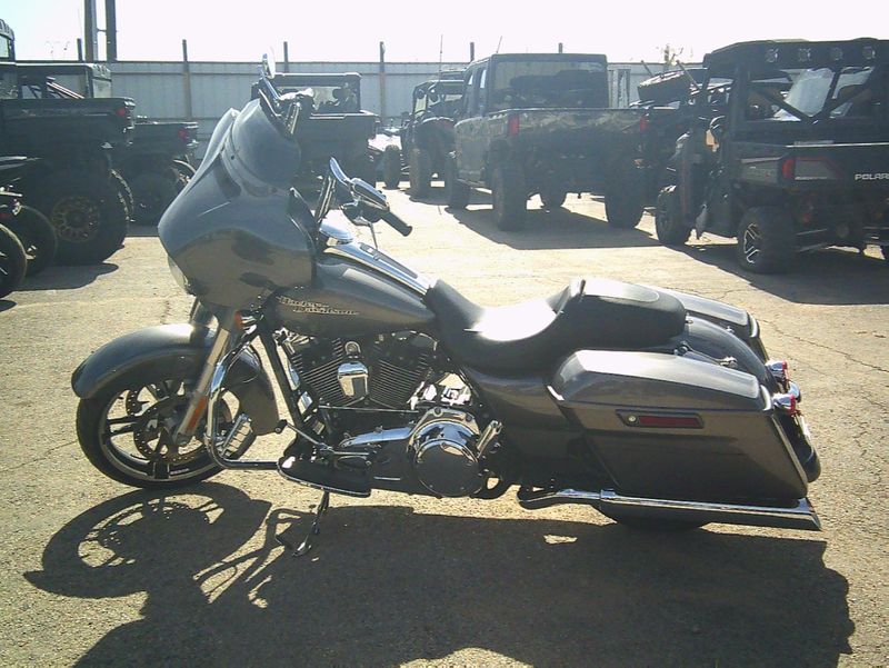 USED 2015 HARLEY STREET GLIDE SPECIAL Image 4