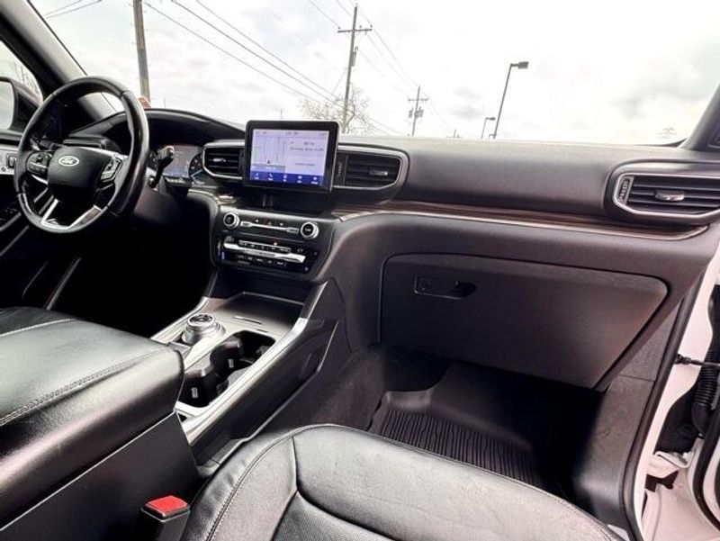 Used 2020 Ford Explorer LimitedImage 13