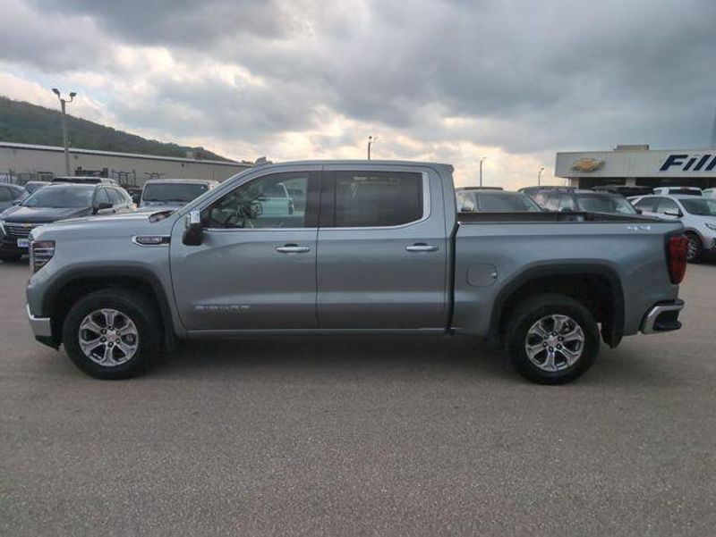 2025 Gmc Sierra SLT photo 2