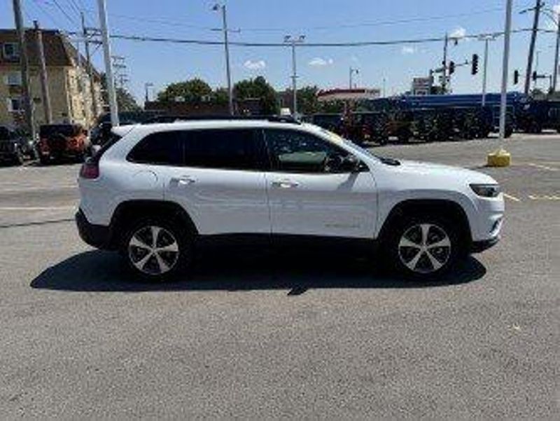 2022 Jeep Cherokee Limited photo 2